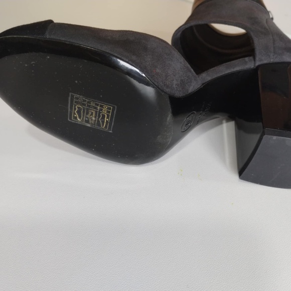 CHANEL Lambskin CC Cut-Out Boots - Picture 6 of 6